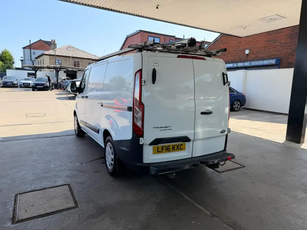 Used Ford Transit Custom 100 HP (73 kW) 2016 White Van