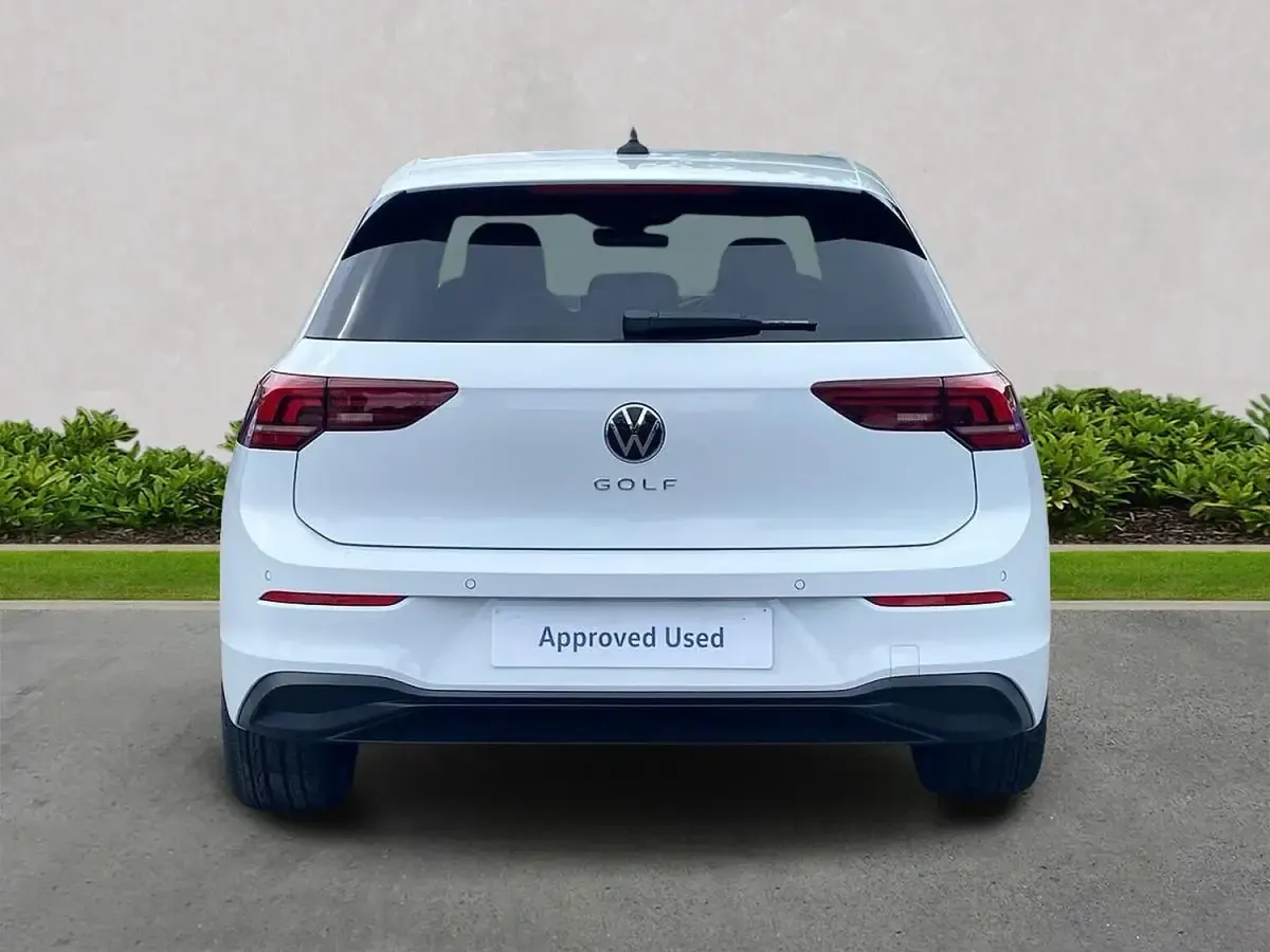 New VW Golf VIII Match 115 HP (84 kW) 2026 White Hatchback