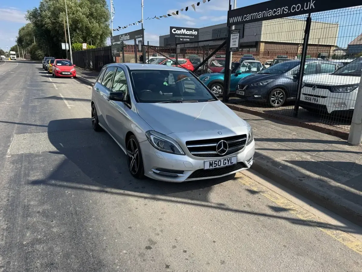 Used Mercedes B200 134 HP (98 kW) 2014 Silver Hatchback