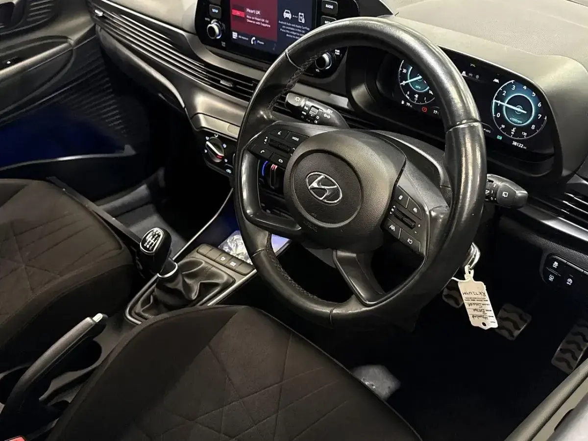 Używany Hyundai Bayon SE 99 KM (72 kW) 2022 Brązowy SUV