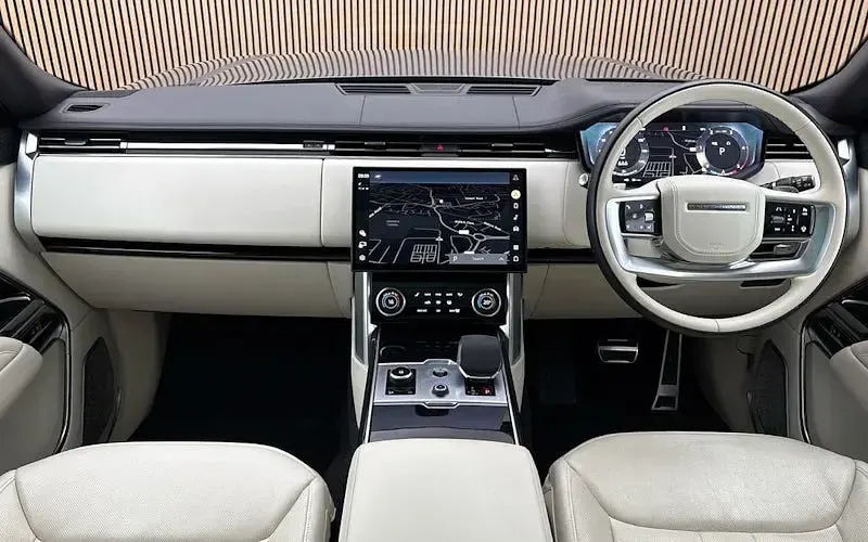 Used Land Rover Range Rover Autobiography 350 HP (257 kW) 2022 Eiger grey SUV