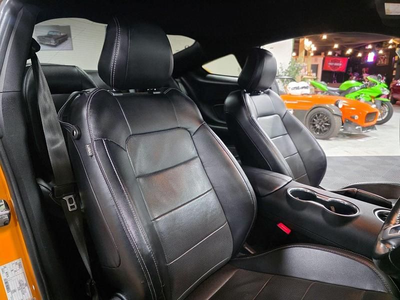 Used Ford Mustang GT Fastback 2020 Orange Coupe