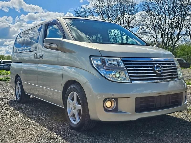 Used Nissan Elgrand 2007 Gold MPV