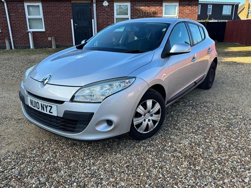 Used Renault Mégane III Expression 110 HP (80 kW) 2010 Silver Hatchback
