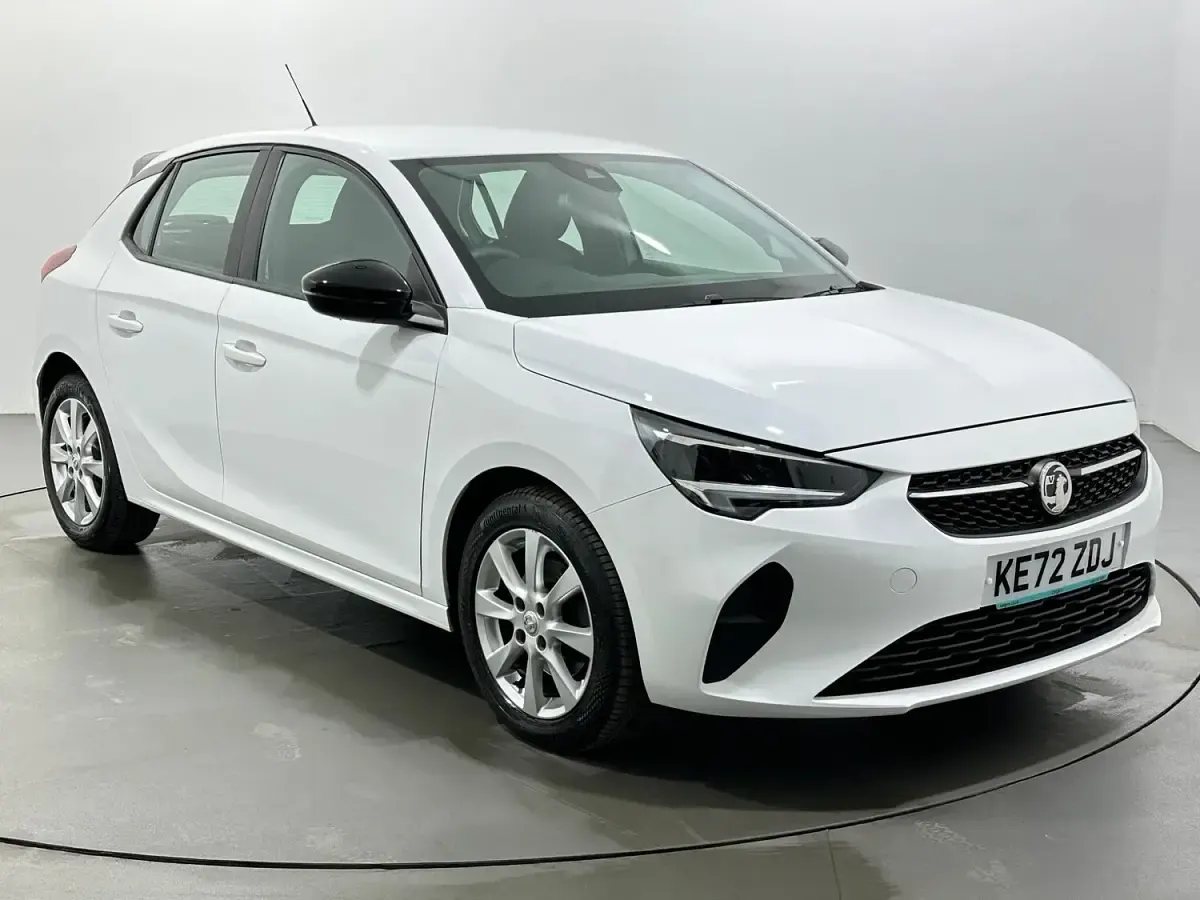 Used Vauxhall Corsa Design Edition 101 HP (74 kW) 2023 Hatchback