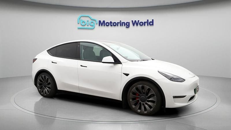 Used 2023 Tesla Model Y Performance SUV | £31,300 (Fair price) - Image 1/4