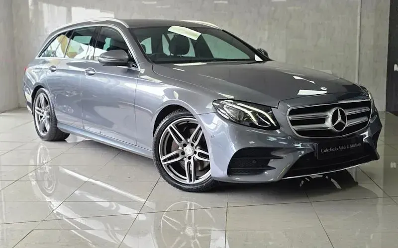 Usado Mercedes E220 AMG line 194 HP (142 kW) 2019 Carrinha