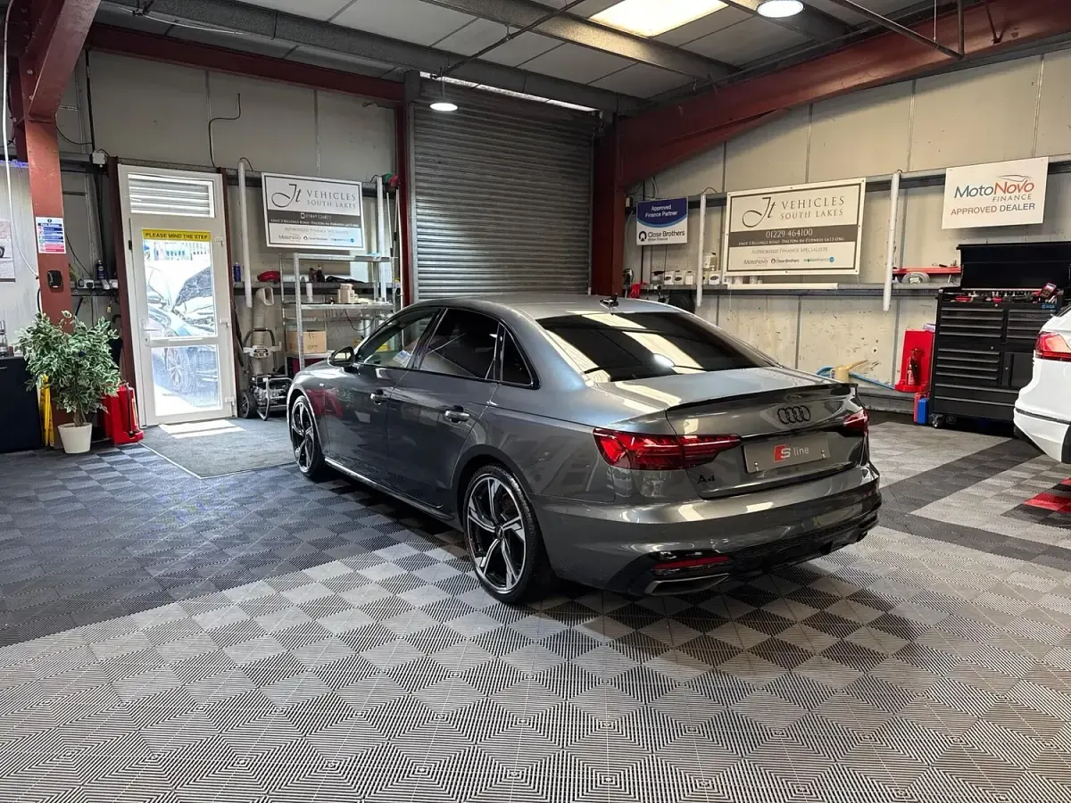 Used Audi A4 Black Edition 150 HP (110 kW) 2023 Grey Sedan