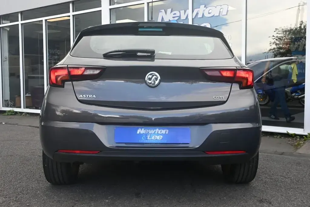 Used Vauxhall Astra SRi 136 HP (100 kW) 2016 Grey Hatchback