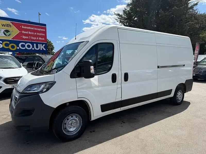 Used Peugeot Boxer 140 HP (102 kW) 2019 White Van