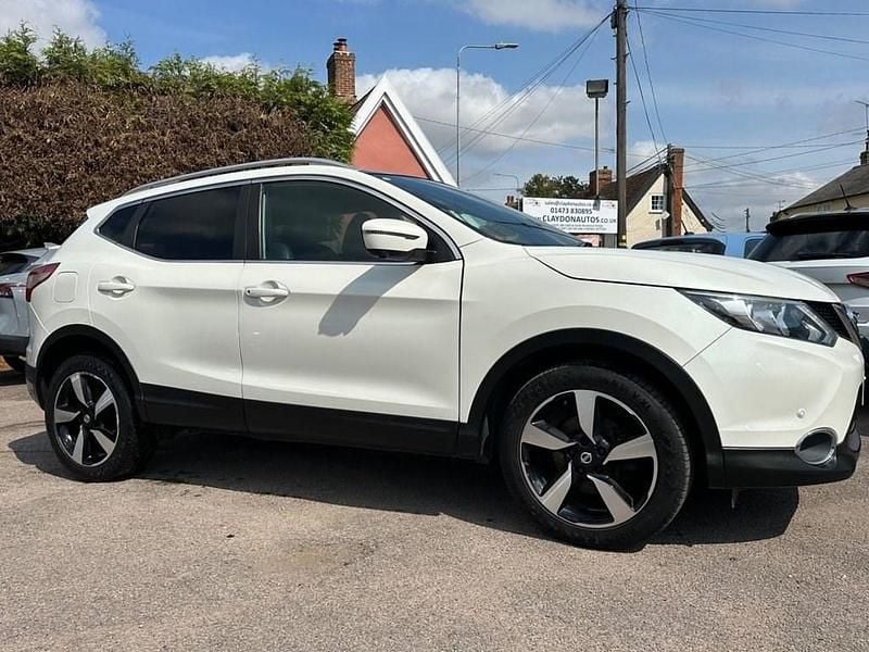 White Used 2016 Nissan Qashqai N-Connecta SUV | £7,500 (Expensive) - Image 1/4