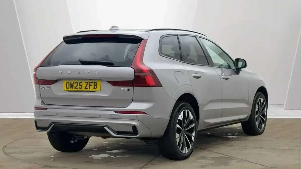 Begagnad Volvo XC60 Ultra 250 HK (183 kW) 2025 Silver SUV