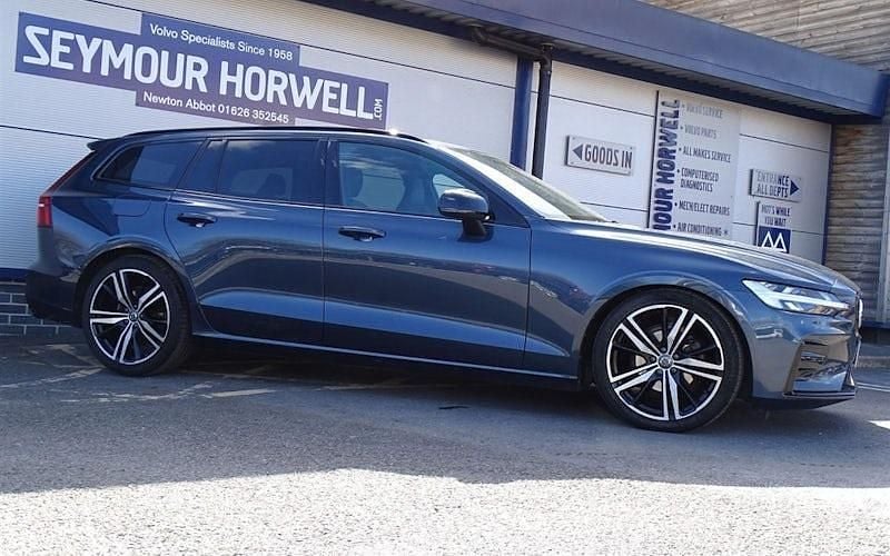 Used Volvo V60 R-Design 163 HP (119 kW) 2021 Estate