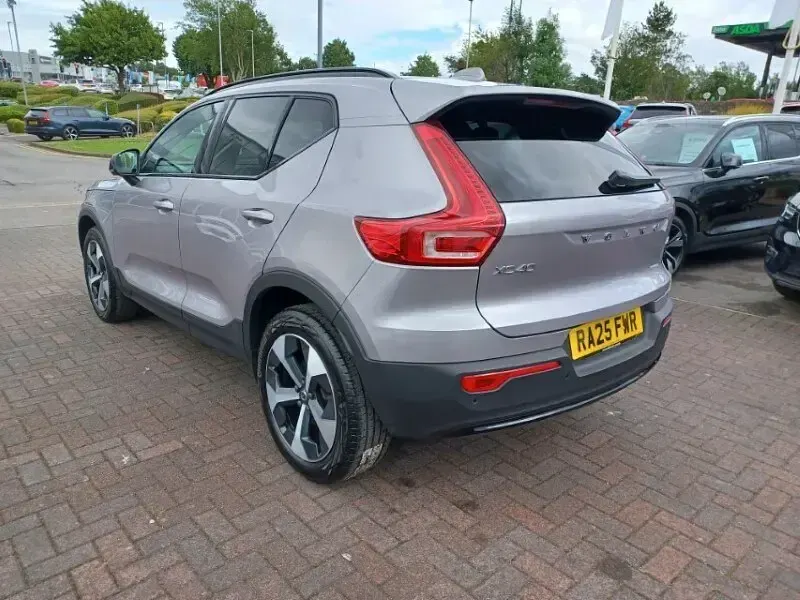 Used Volvo XC40 Plus 195 HP (143 kW) 2025 Silver SUV