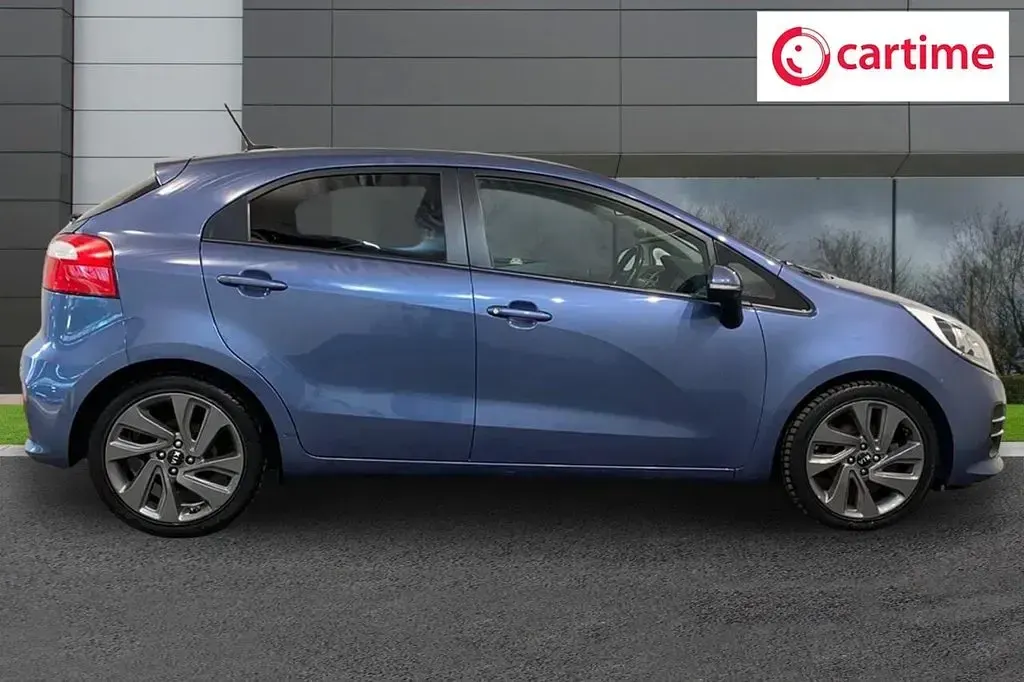 Used Kia Rio 109 HP (80 kW) 2015 Blue Hatchback