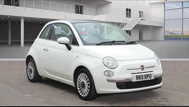 Usado Fiat 500 Lounge 85 HP (62 kW) 2011 Branco Citadino