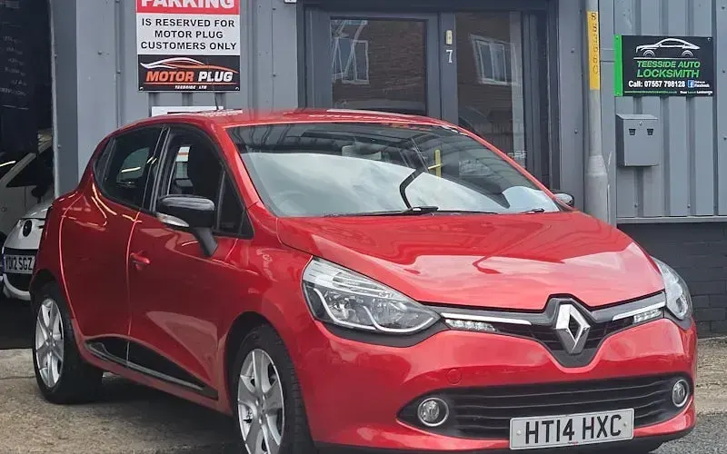 Used Renault Clio Dynamique 73 HP (53 kW) 2015 Hatchback