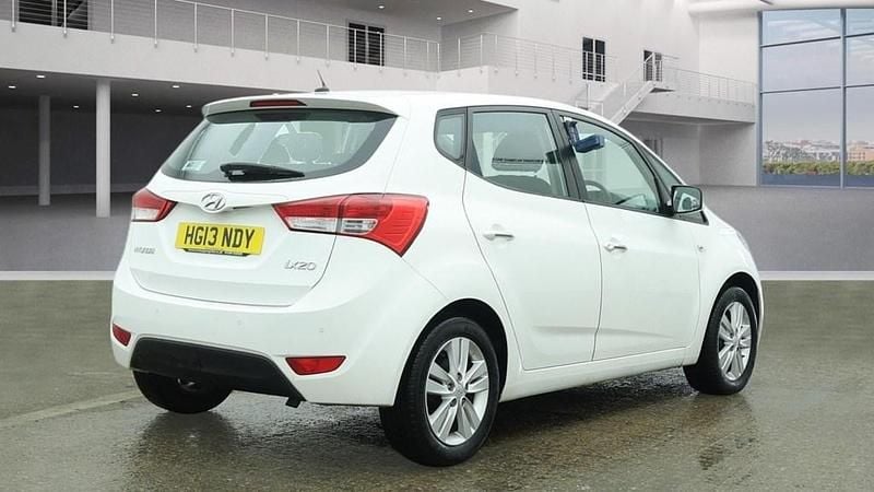 Used Hyundai ix20 Active 90 HP (66 kW) 2013 White Hatchback