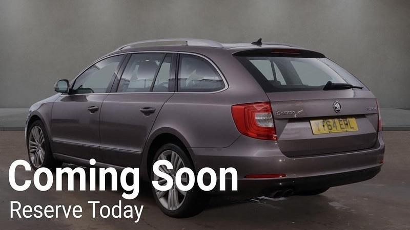 Used Skoda Superb Elegance 140 HP (102 kW) 2014 Mauve Estate