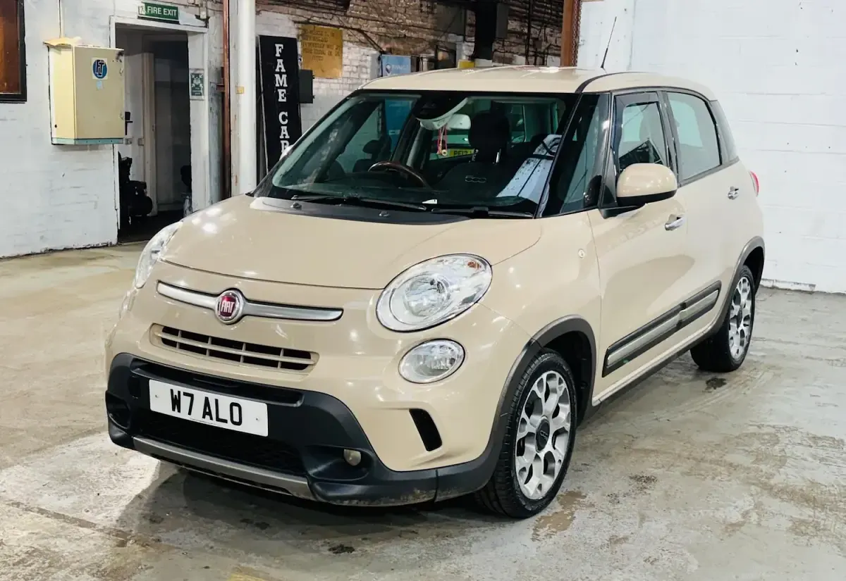 Used Fiat 500L Trekking 85 HP (62 kW) 2013 Beige MPV