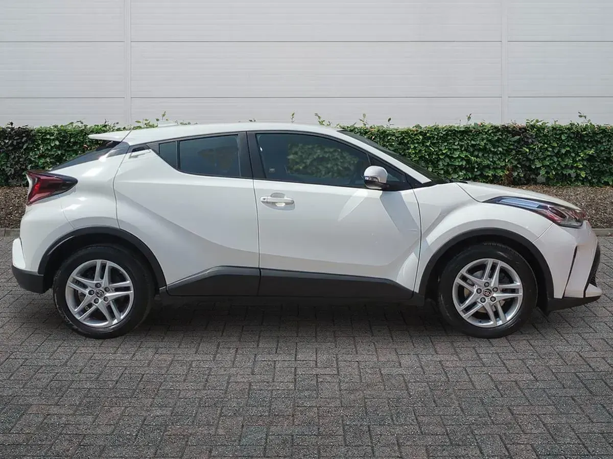 Used Toyota C-HR 2023 White SUV