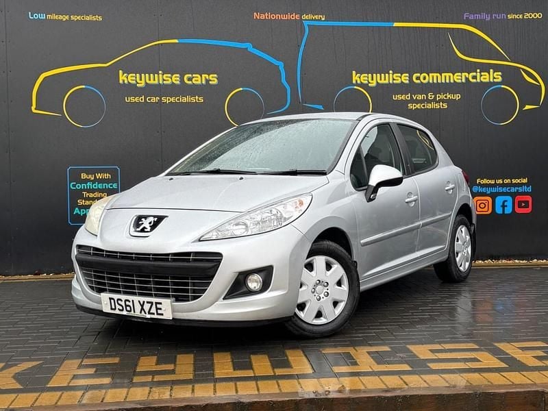 Used Peugeot 207 Active 75 HP (55 kW) 2012 Silver Hatchback