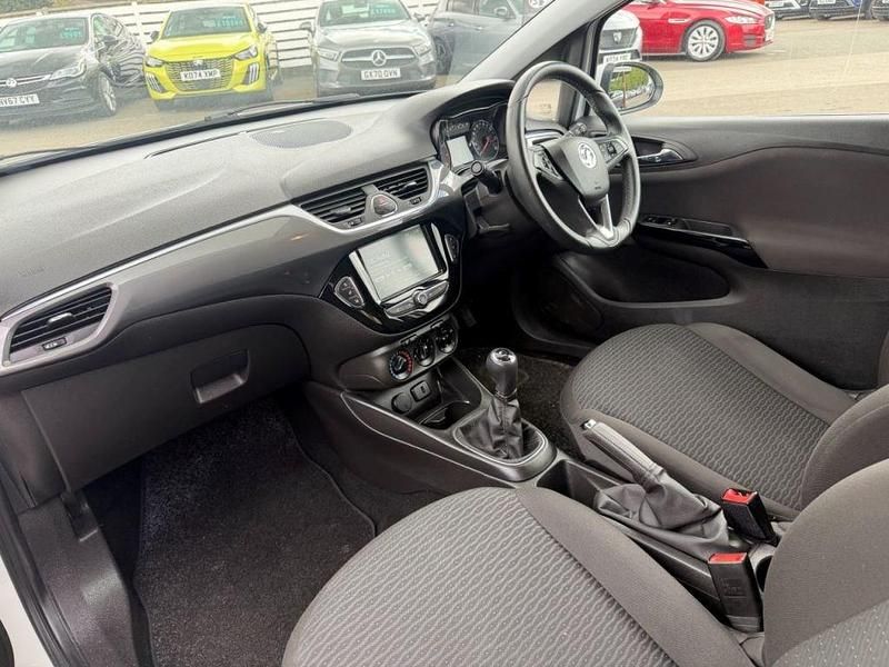 Used Vauxhall Corsa 75 HP (55 kW) 2016 White Hatchback
