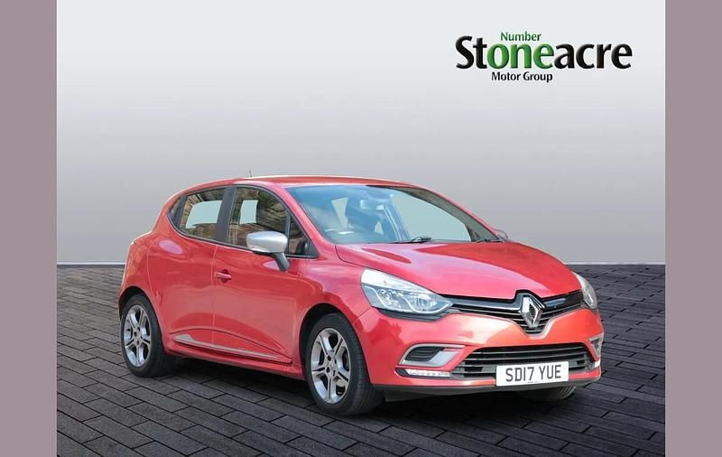 Red Used 2017 Renault Clio IV Dynamique Hatchback | £7,995 (A bit pricey) - Image 1/2