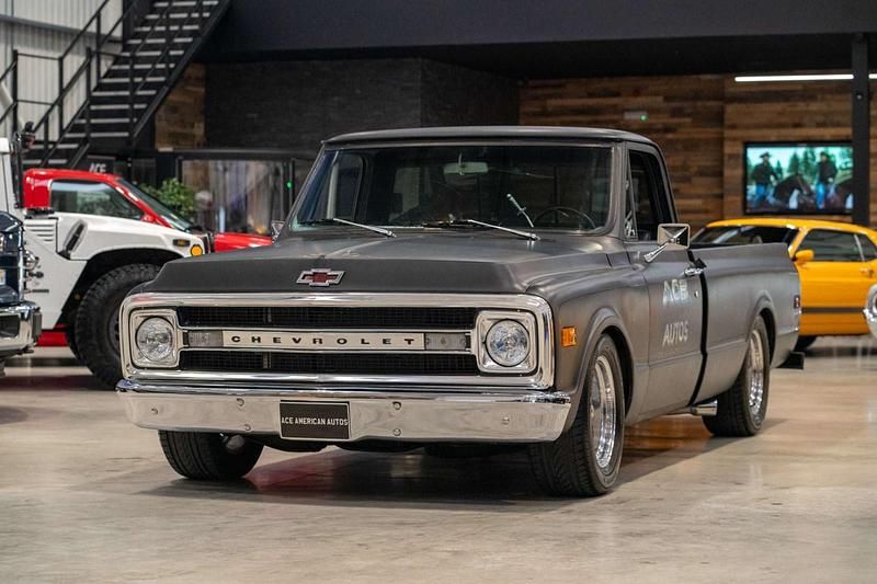 Yellow/white Used 2018 Chevrolet C10 Pickup | £17,995 - Image 1/4