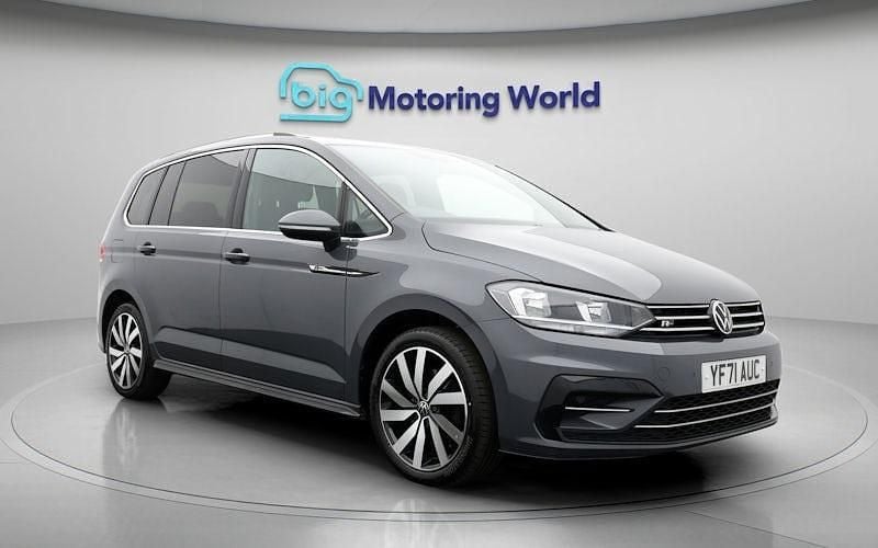 Used 2025 VW Touran R-line MPV | £19,000 (Super price) - Image 1/4