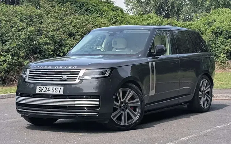 Used Land Rover Range Rover 615 HP (452 kW) 2025 SUV