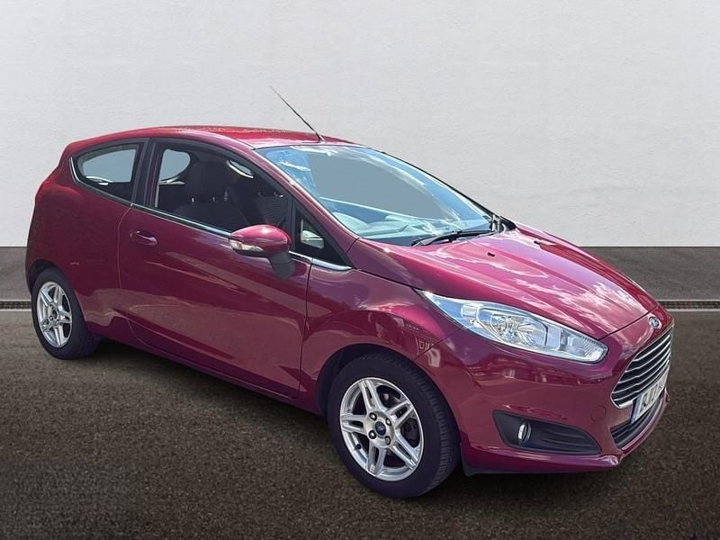 Red Used 2013 Ford Fiesta Zetec Hatchback | £3,999 (Super price) - Image 1/4