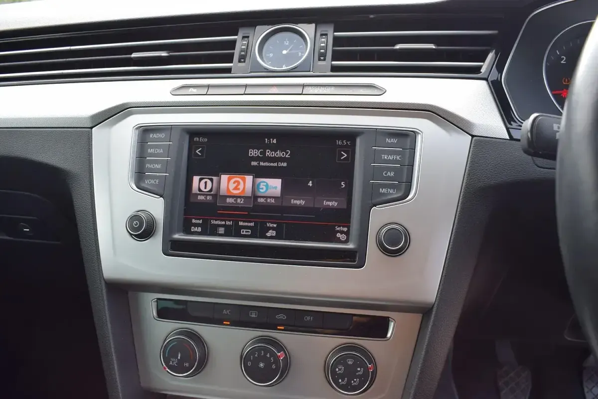 Used VW Passat Business 150 HP (110 kW) 2015 Grey Sedan