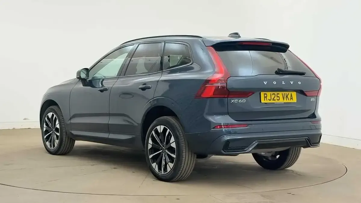 Used Volvo XC60 Ultra 250 HP (183 kW) 2025 Blue SUV