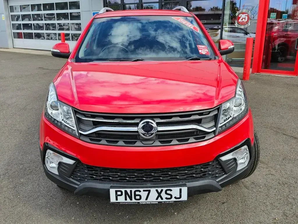 Used SsangYong Korando 178 HP (130 kW) 2017 Red SUV