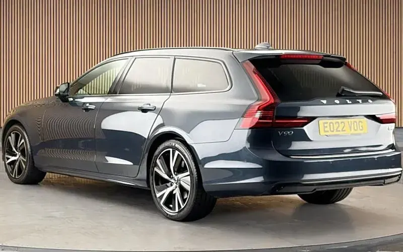 Used Volvo V90 R-Design 197 HP (144 kW) 2021 Blue Estate