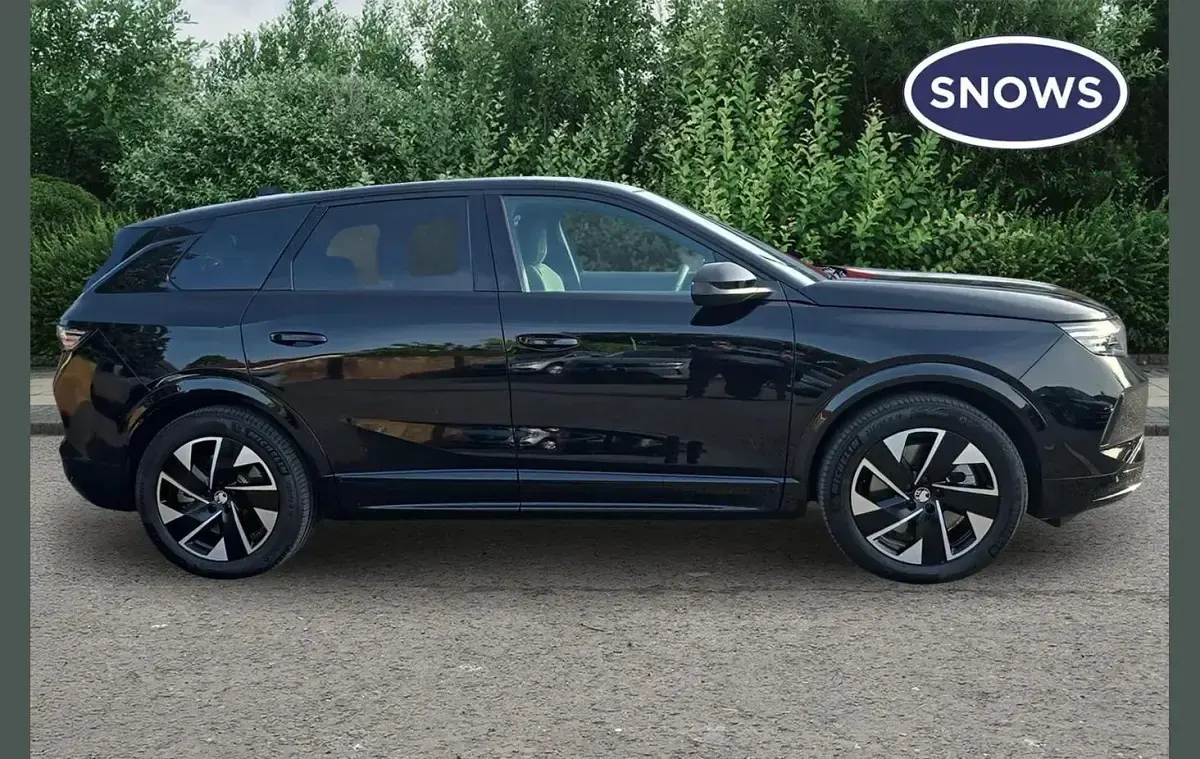 Used Vauxhall Grandland 156 kW (213 HP) 2025 Black SUV