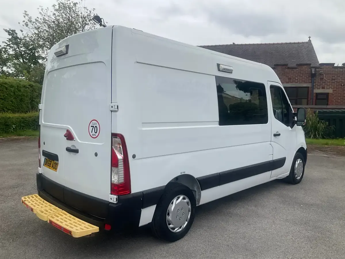 Used Vauxhall Movano 130 HP (95 kW) 2018 White MPV
