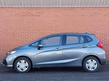 Używany Honda Jazz S 102 KM (75 kW) 2018 Szary Hatchback