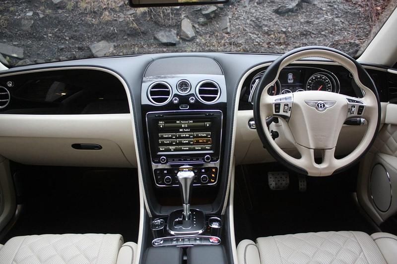 Used Bentley Flying Spur Mulliner 635 HP (467 kW) 2016 Grey Sedan