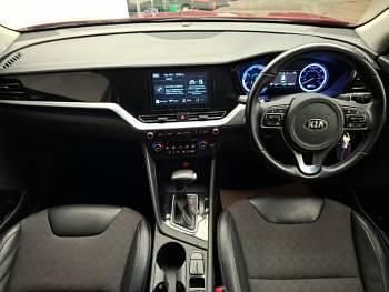 Used Kia Niro 139 HP (102 kW) 2020 Red SUV
