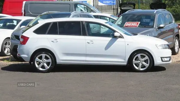 Used Skoda Rapid SE 2015 White Hatchback