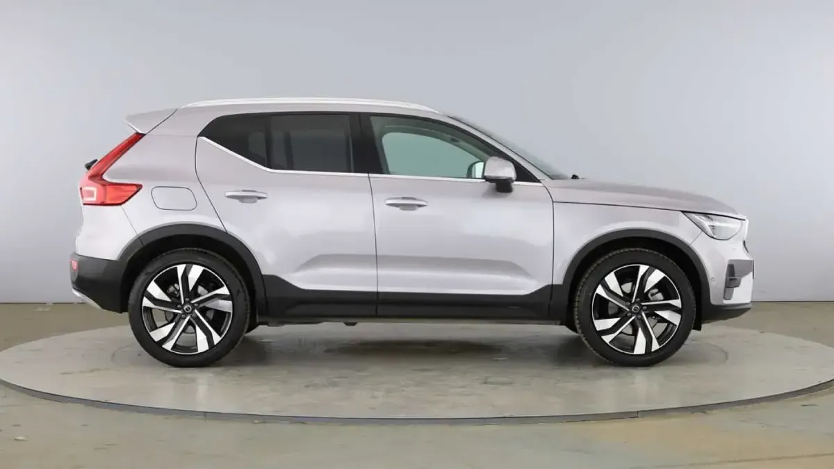 Used Volvo XC40 Ultra 194 HP (142 kW) 2025 Silver SUV