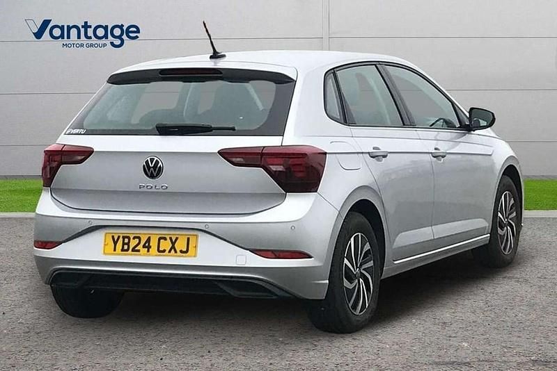 Used VW Polo Life 94 HP (69 kW) 2024 Silver Hatchback
