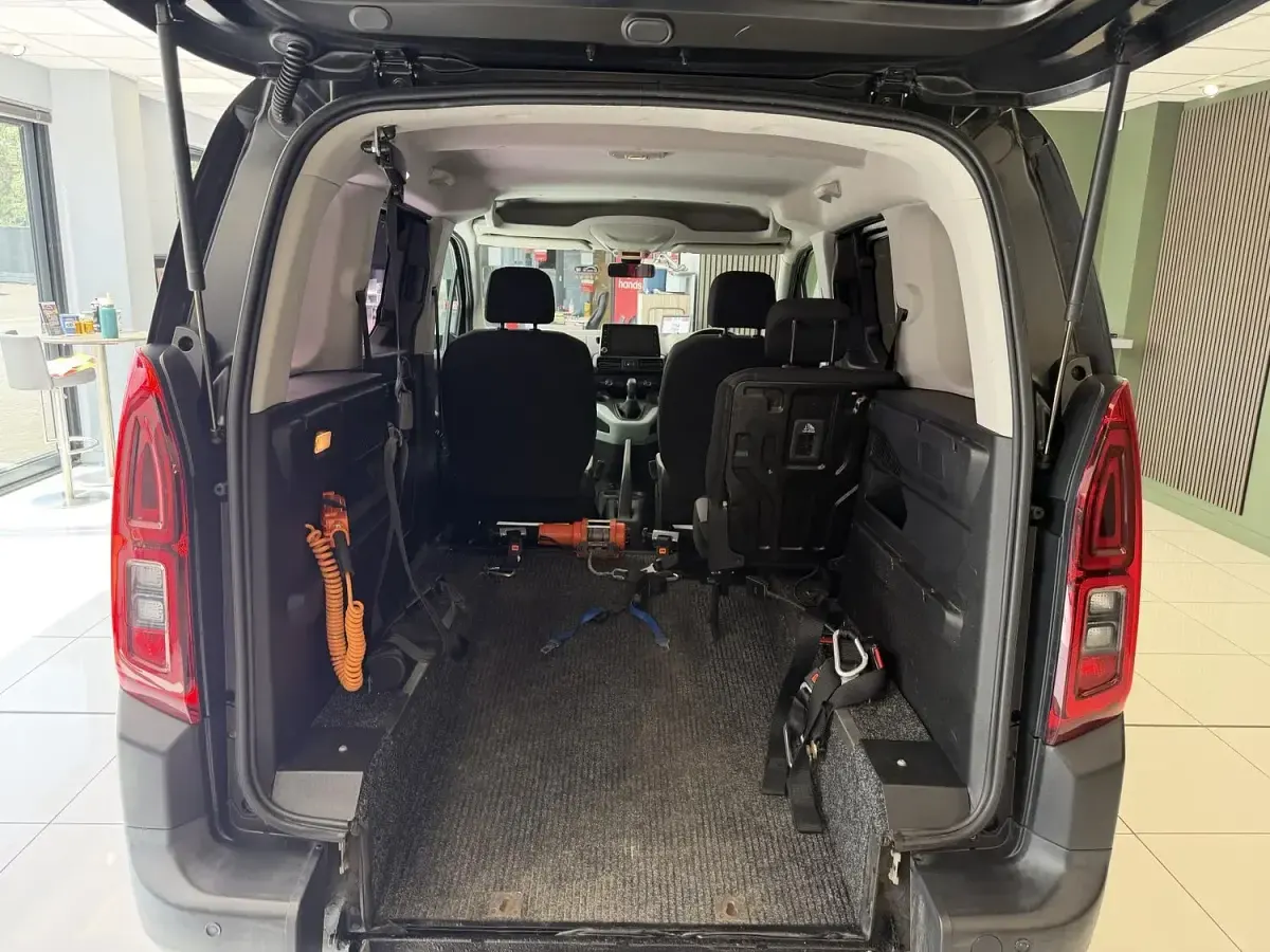 Used Citroën Berlingo Feel 2019 Black MPV