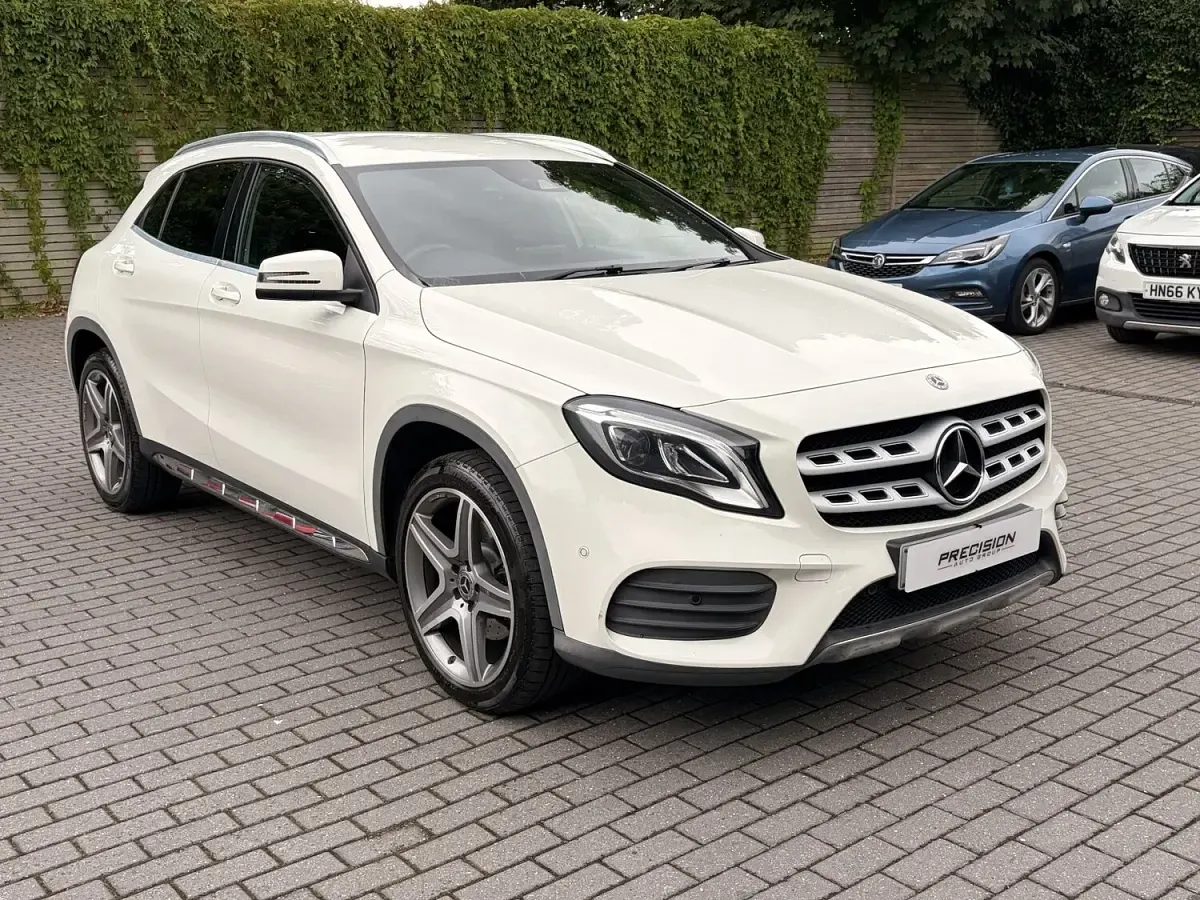 Used Mercedes GLA220 AMG line 170 HP (125 kW) 2018 White SUV
