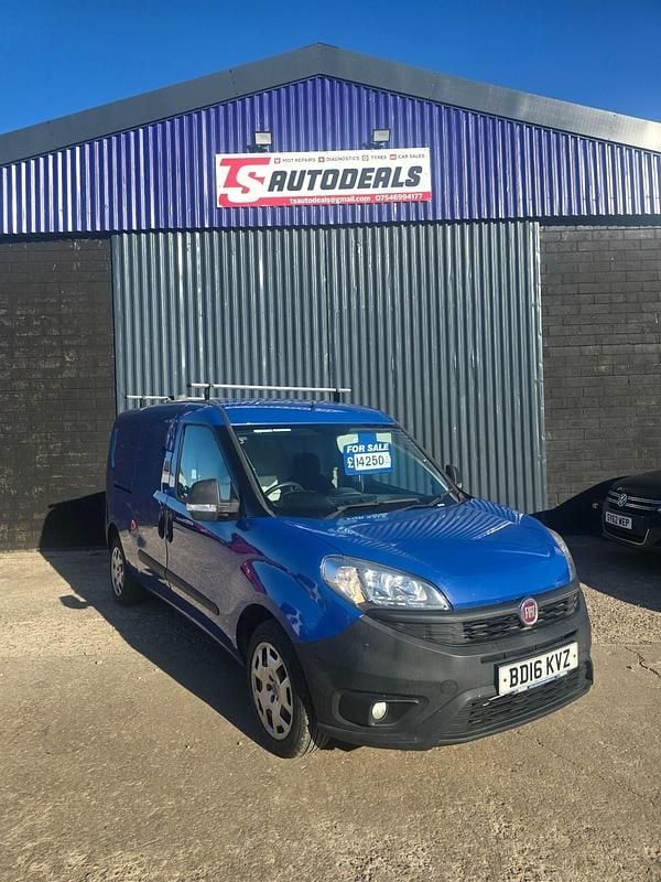 Blue Used 2016 Fiat Doblò MPV | £4,250 (Fair price) - Image 1/4