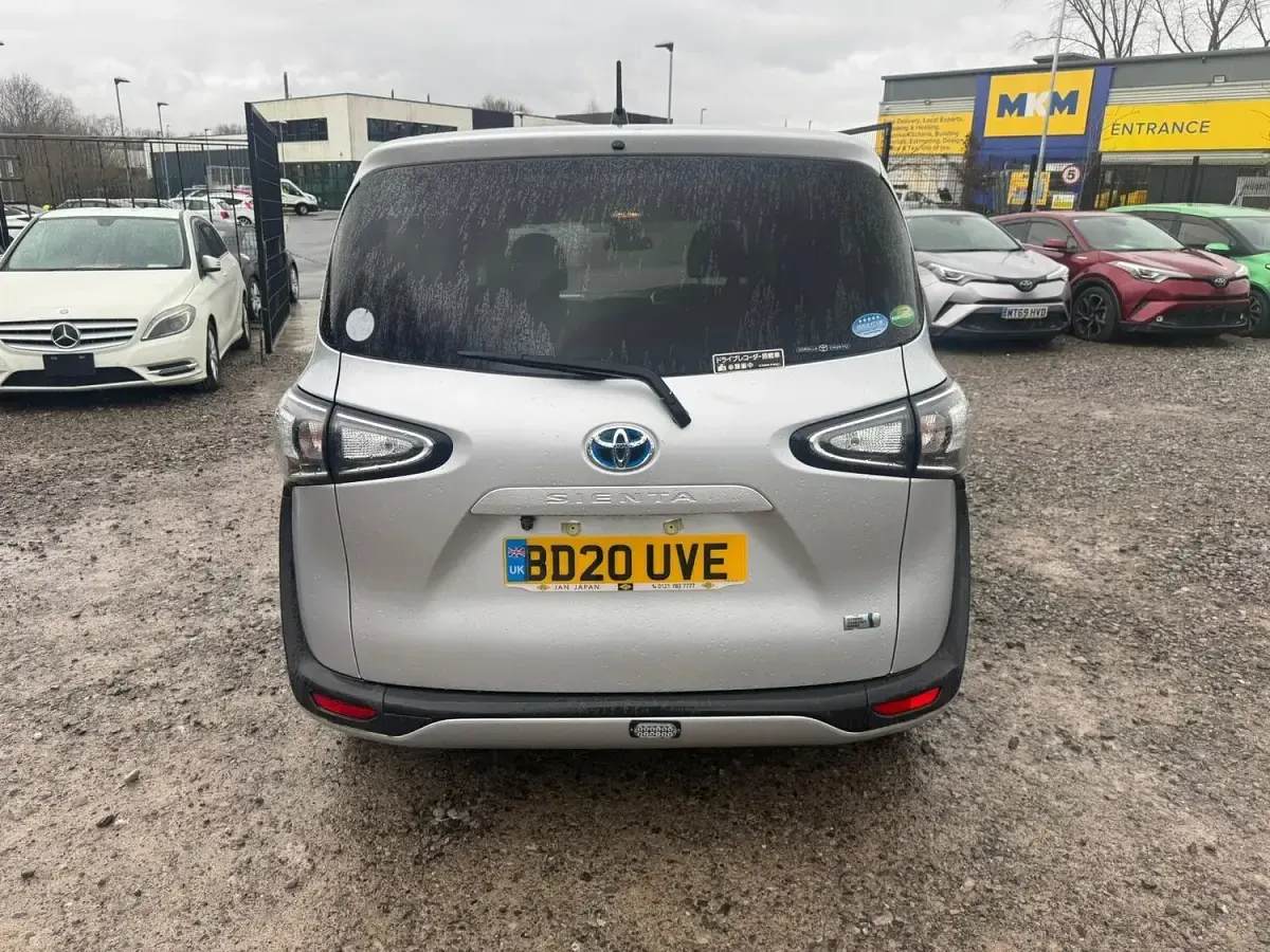 Used Toyota Sienta 116 HP (85 kW) 2026 Silver MPV