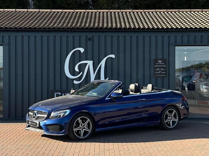 Usado Mercedes C200 AMG line 2017 Azul Cabrios