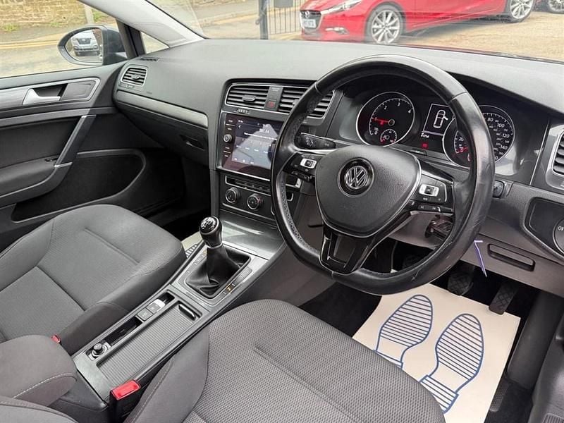 Used VW Golf VII SE 115 HP (84 kW) 2018 Grey Hatchback